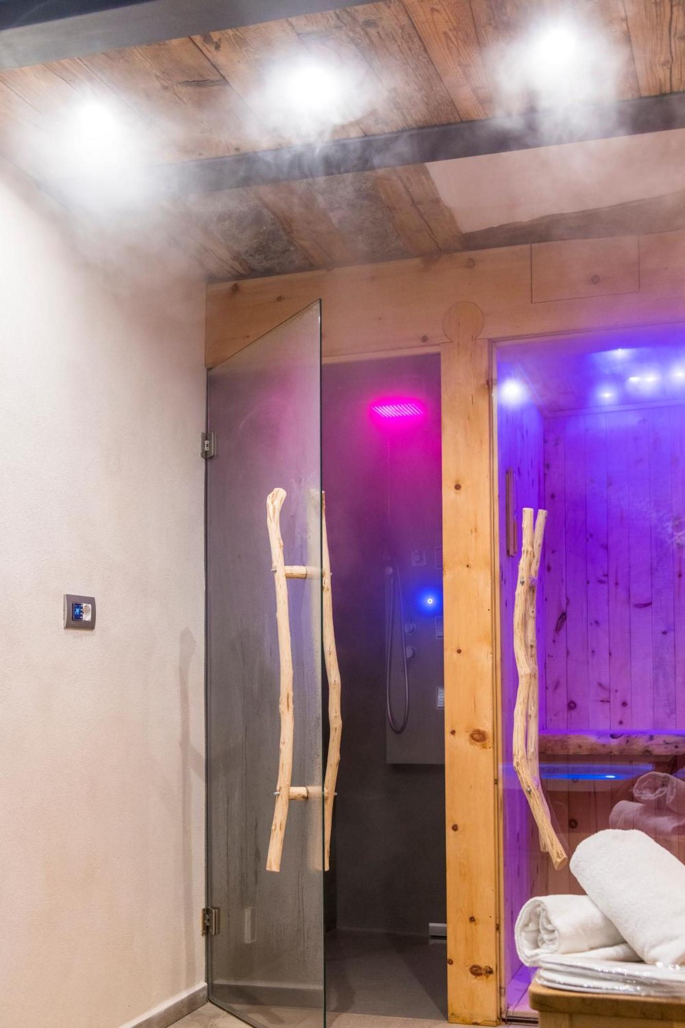 La Placette - Albergo Diffuso E Trattoria Usseaux ภายนอก รูปภาพ