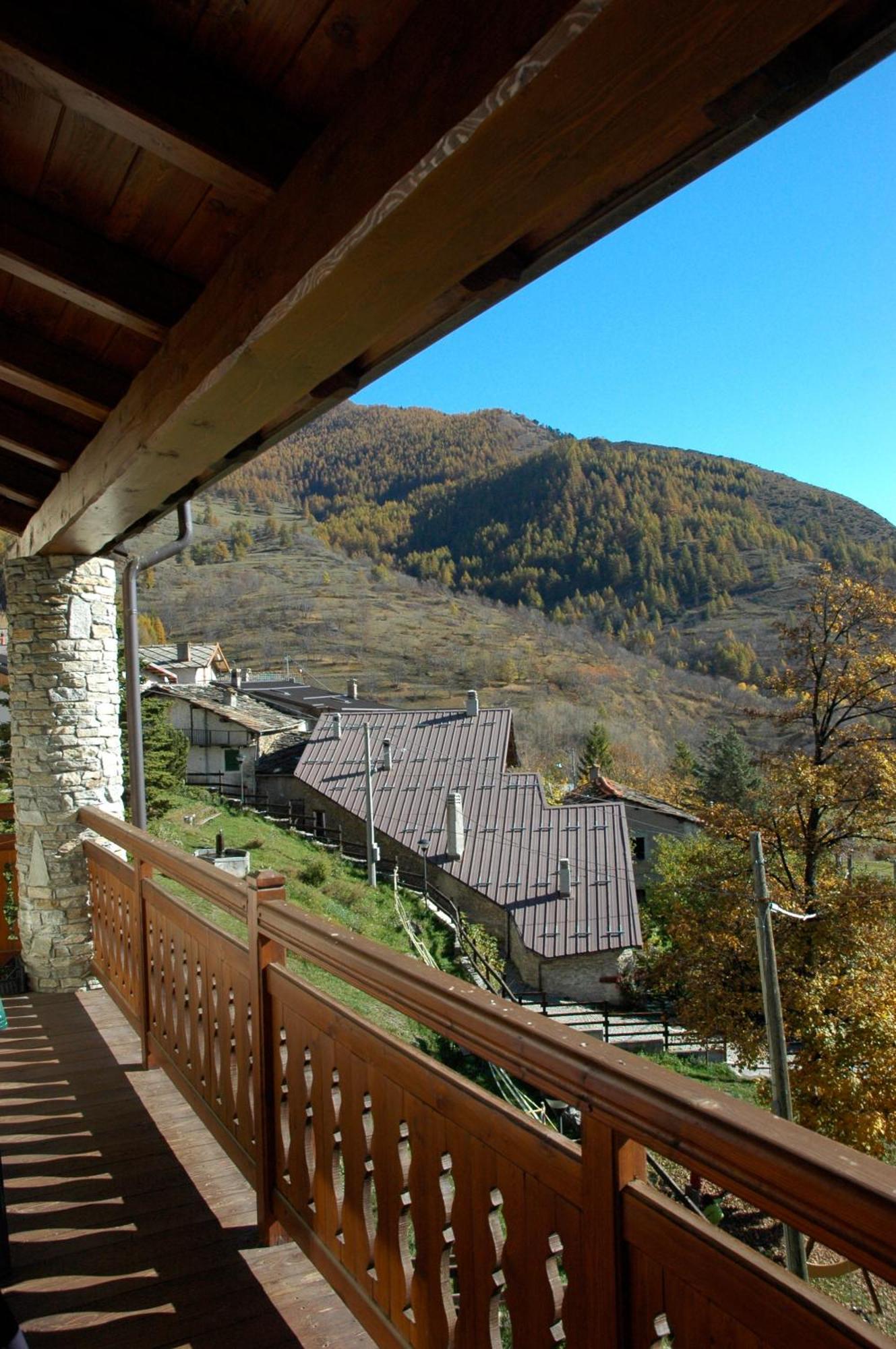 La Placette - Albergo Diffuso E Trattoria Usseaux ภายนอก รูปภาพ