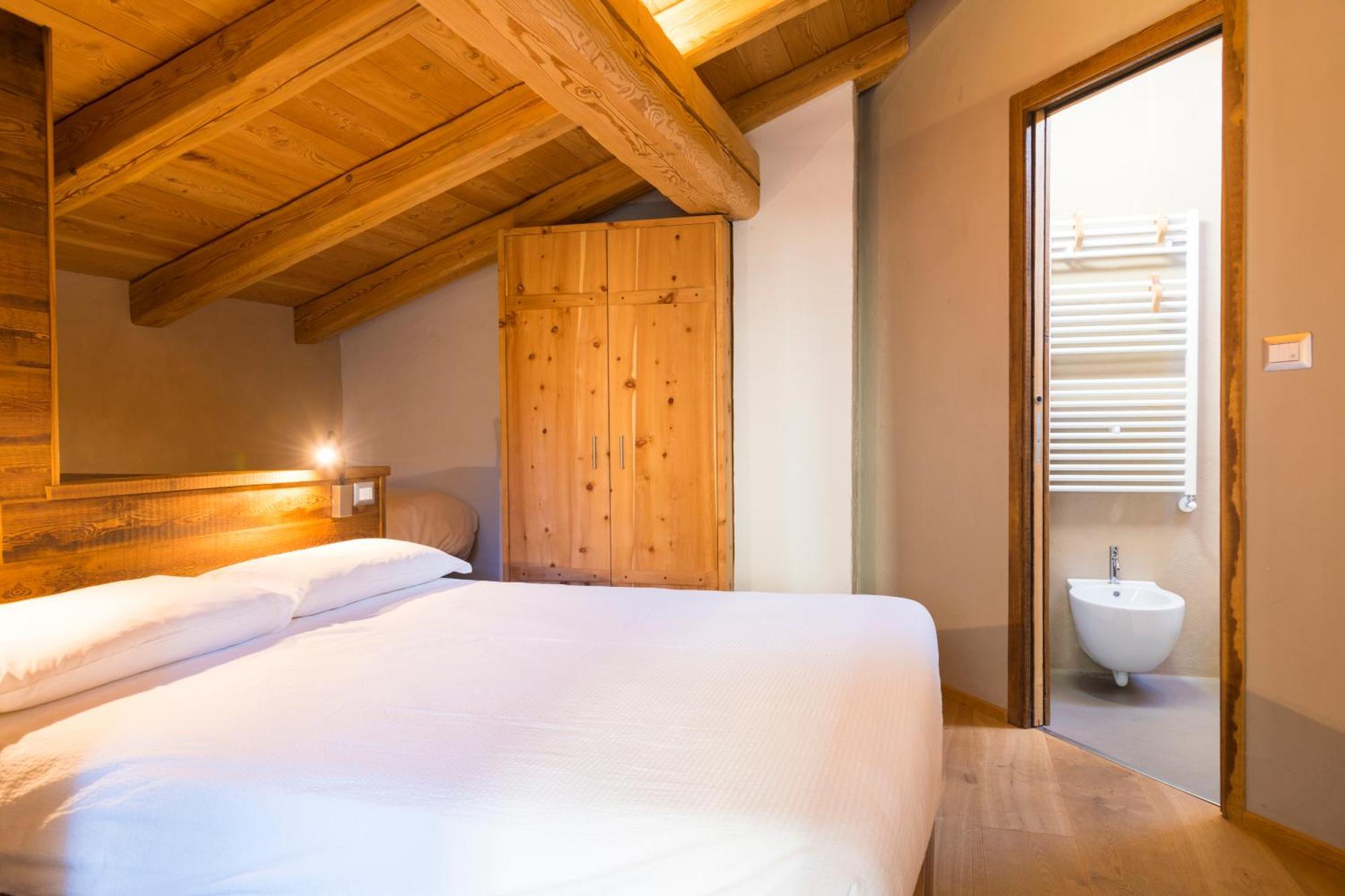 La Placette - Albergo Diffuso E Trattoria Usseaux ภายนอก รูปภาพ