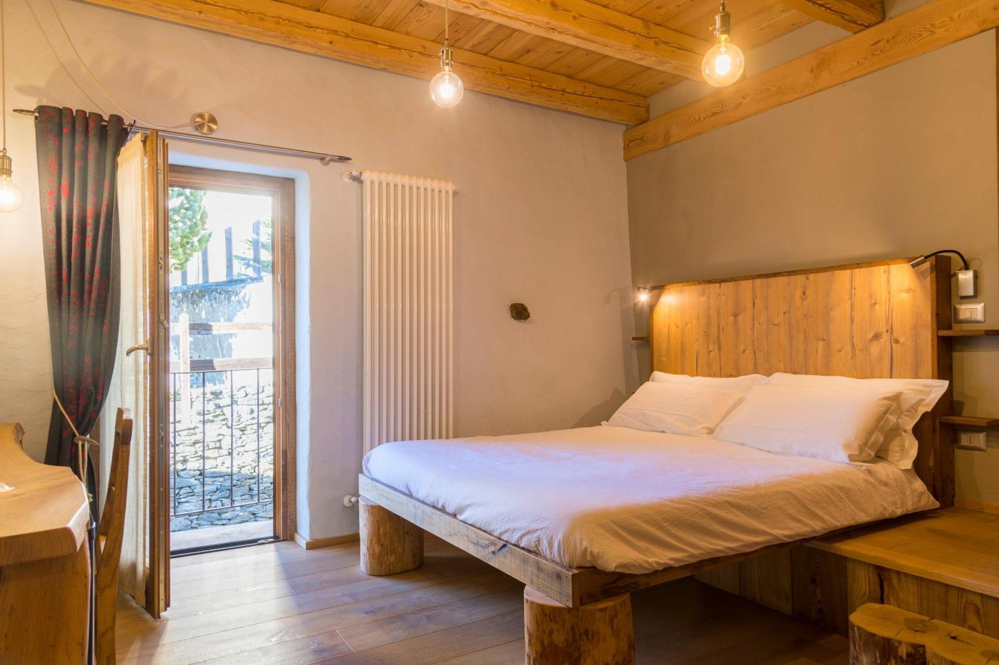 La Placette - Albergo Diffuso E Trattoria Usseaux ภายนอก รูปภาพ