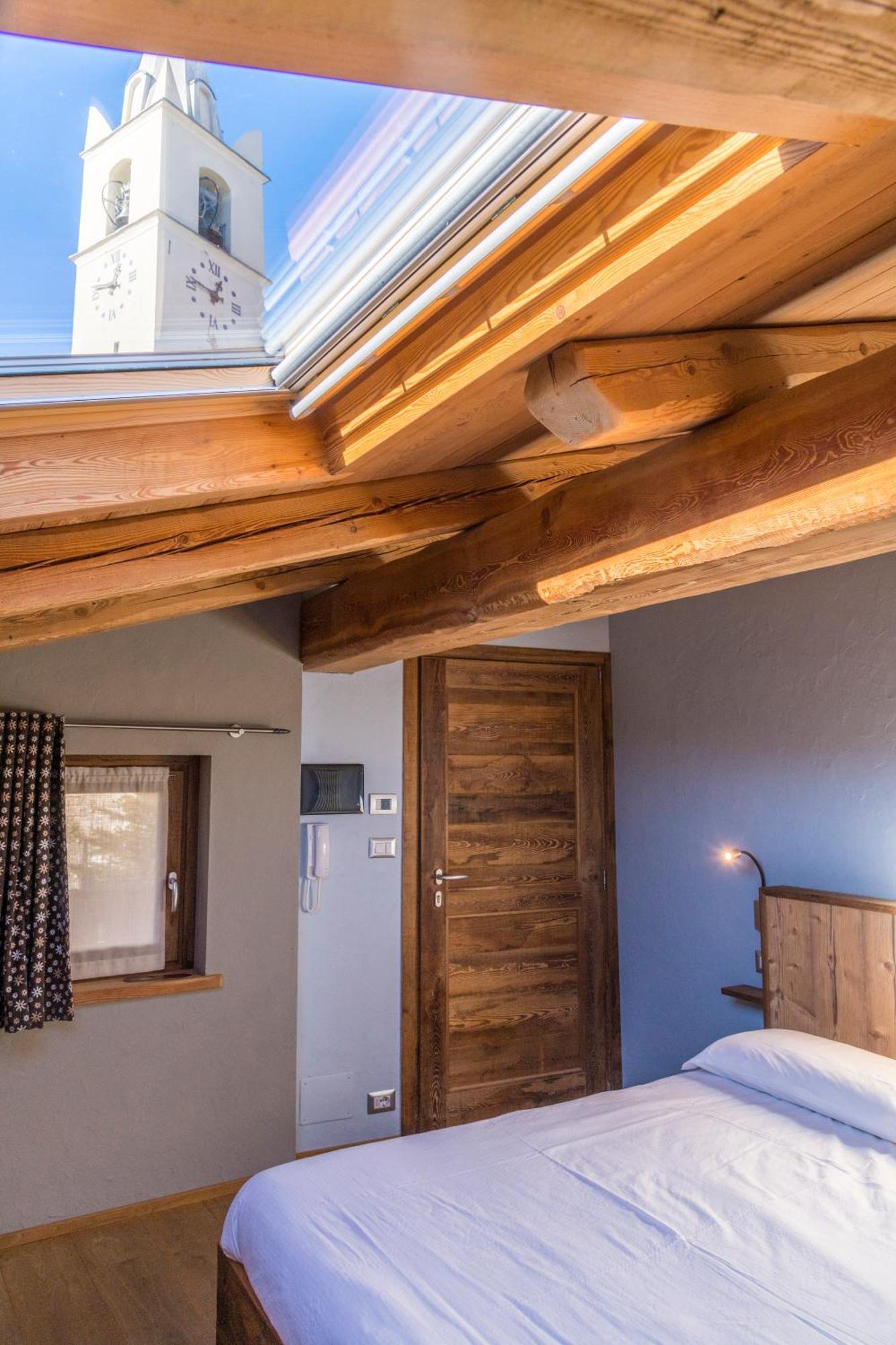 La Placette - Albergo Diffuso E Trattoria Usseaux ภายนอก รูปภาพ