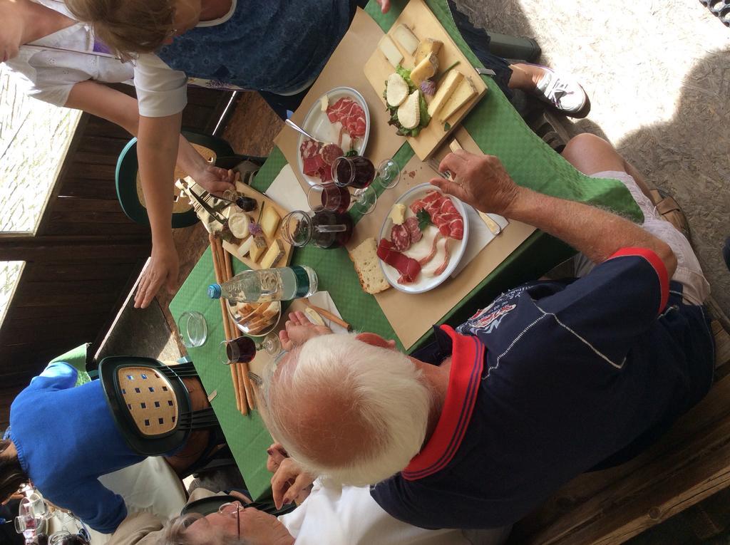 La Placette - Albergo Diffuso E Trattoria Usseaux ภายนอก รูปภาพ