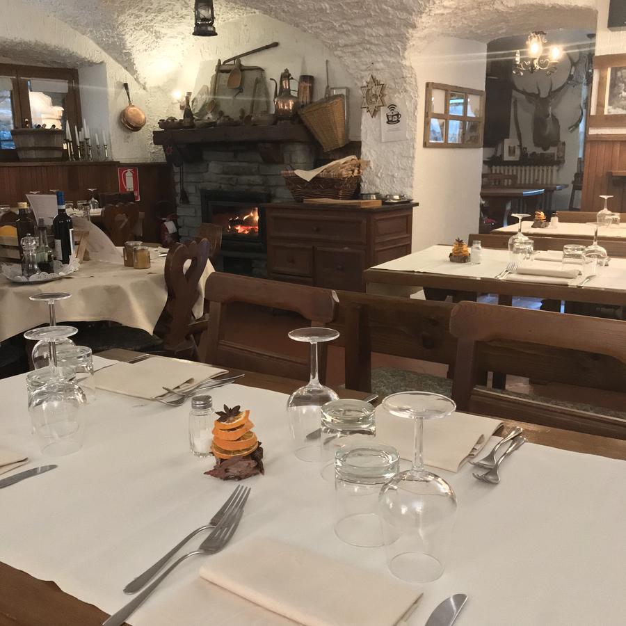 La Placette - Albergo Diffuso E Trattoria Usseaux ภายนอก รูปภาพ