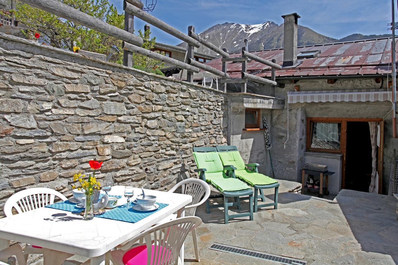 La Placette - Albergo Diffuso E Trattoria Usseaux ภายนอก รูปภาพ