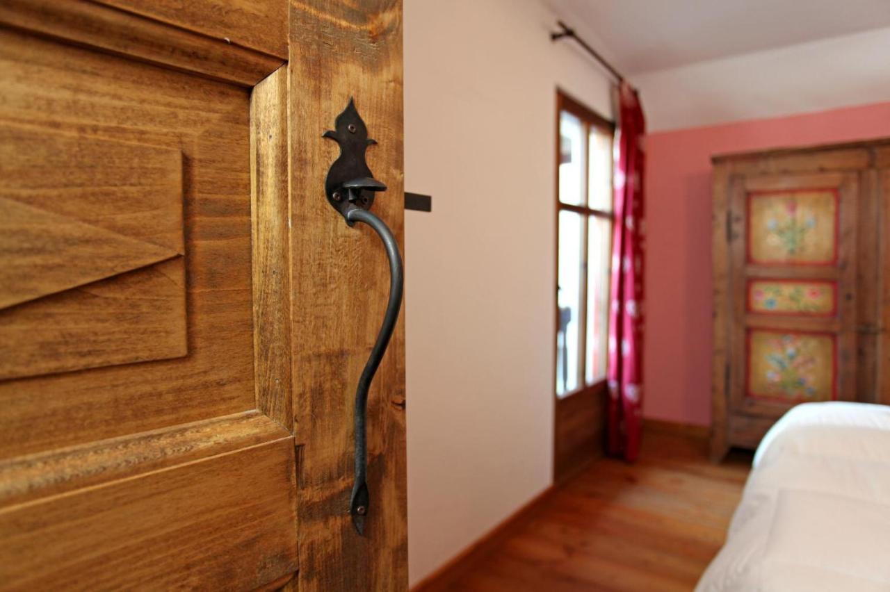 La Placette - Albergo Diffuso E Trattoria Usseaux ภายนอก รูปภาพ